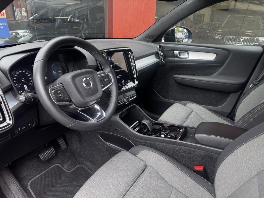 Volvo XC40 1.5 t4 plug-in hybrid plus dark | trekhaak | harman/kardon | win
