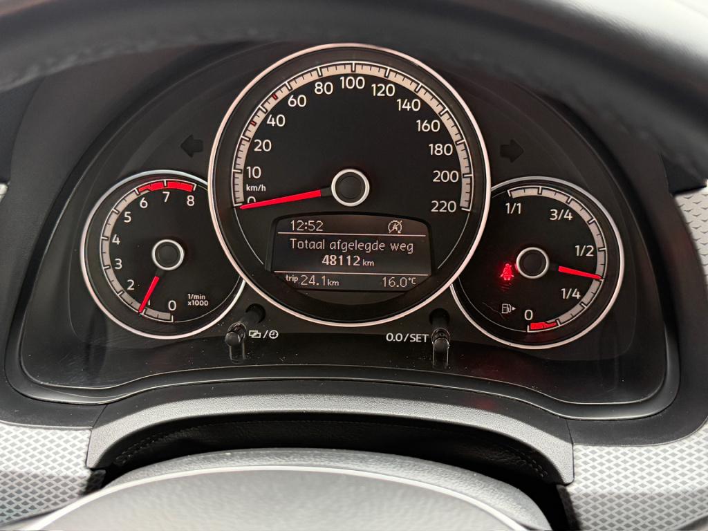 Volkswagen UP! 1.0 active 5-deurs | stoelverwarming | lichtmetalen velgen |