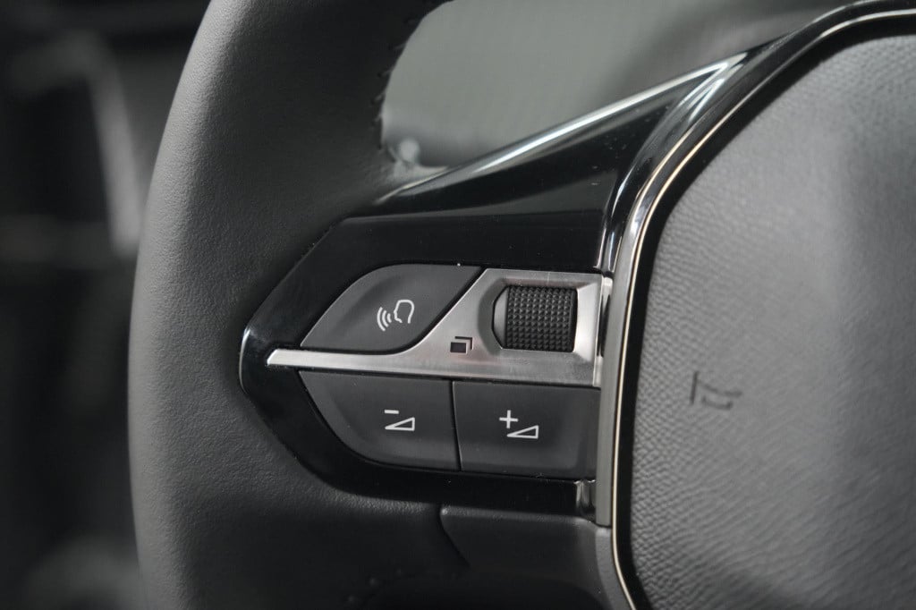 Peugeot 208 puretech 100 allure | 360 camera | adaptieve cruise control | d
