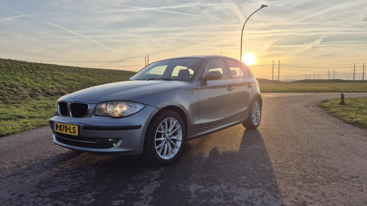 BMW 1-Serie E87 2.0 118I 5DR 2008 Grijs [APK + GROTE BEURT]
