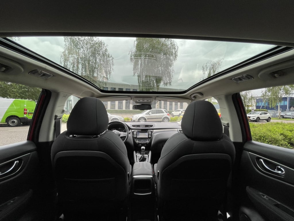 Nissan Qashqai 1.2 n-connecta design pack | trekhaak | panoramadak | naviga