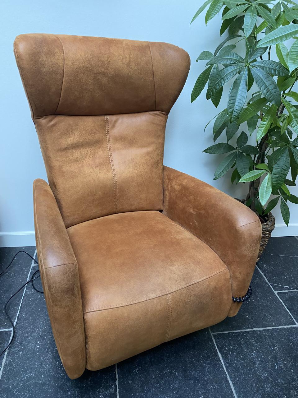 Prominent sta op stoel/relax, in zeer goede Staat