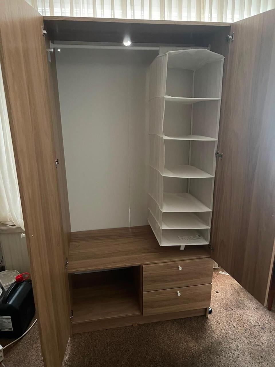 Mooie slaapkamer kast als nieuw