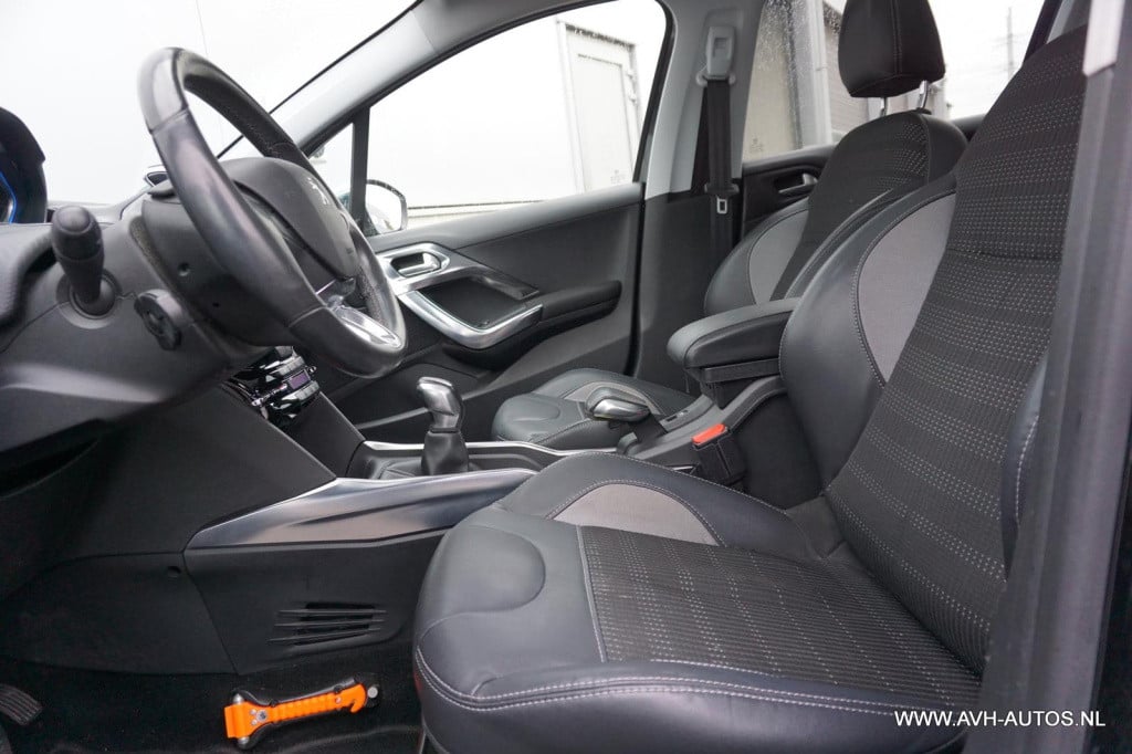 Peugeot 2008 1.2 vti allure pack premium plus