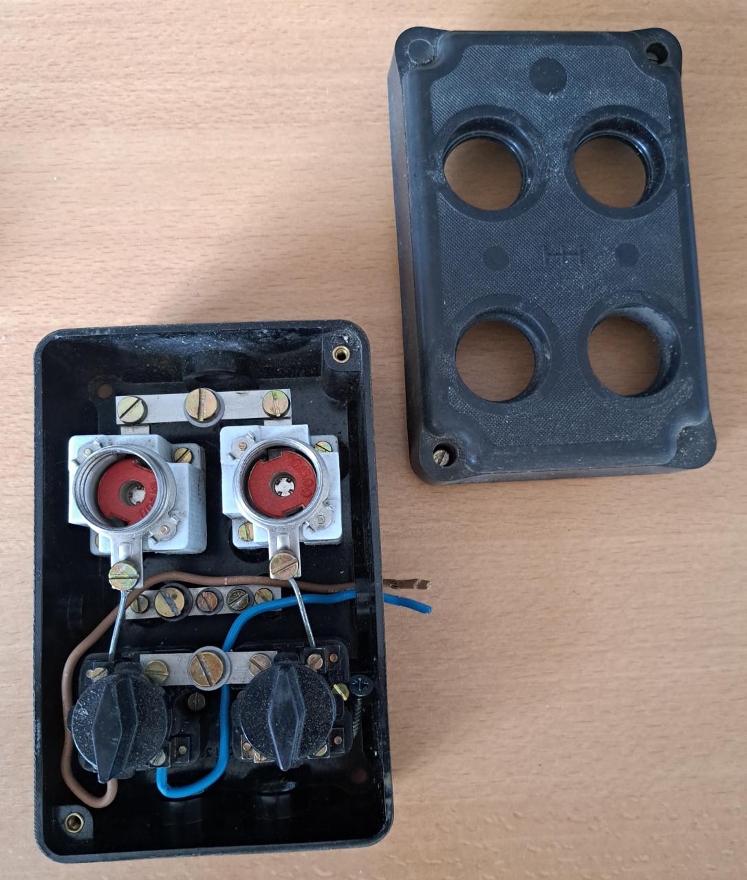 Zekering kast met extra zekeringen