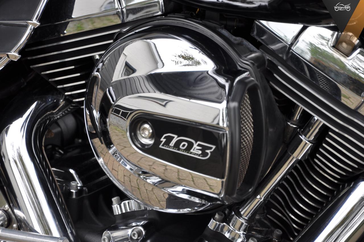 Harley-Davidson FLHRC Road King Classic 103 ABS