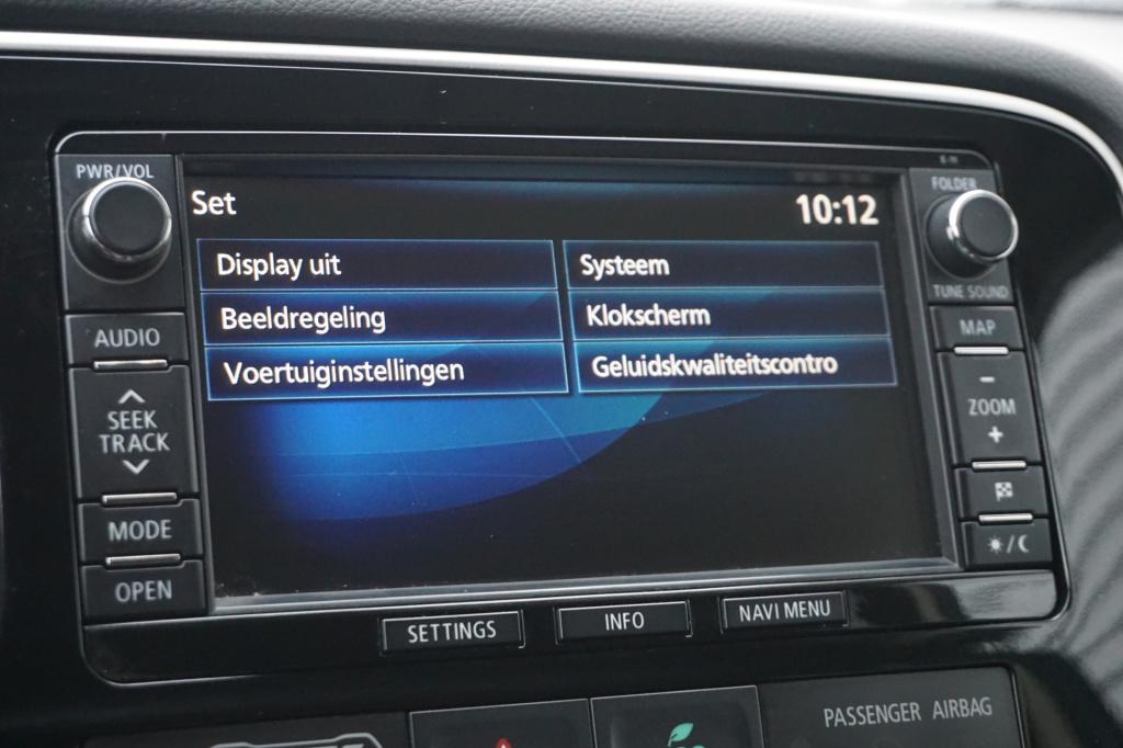Mitsubishi Outlander 2.0 phev business edition x-line automaat - climate / 