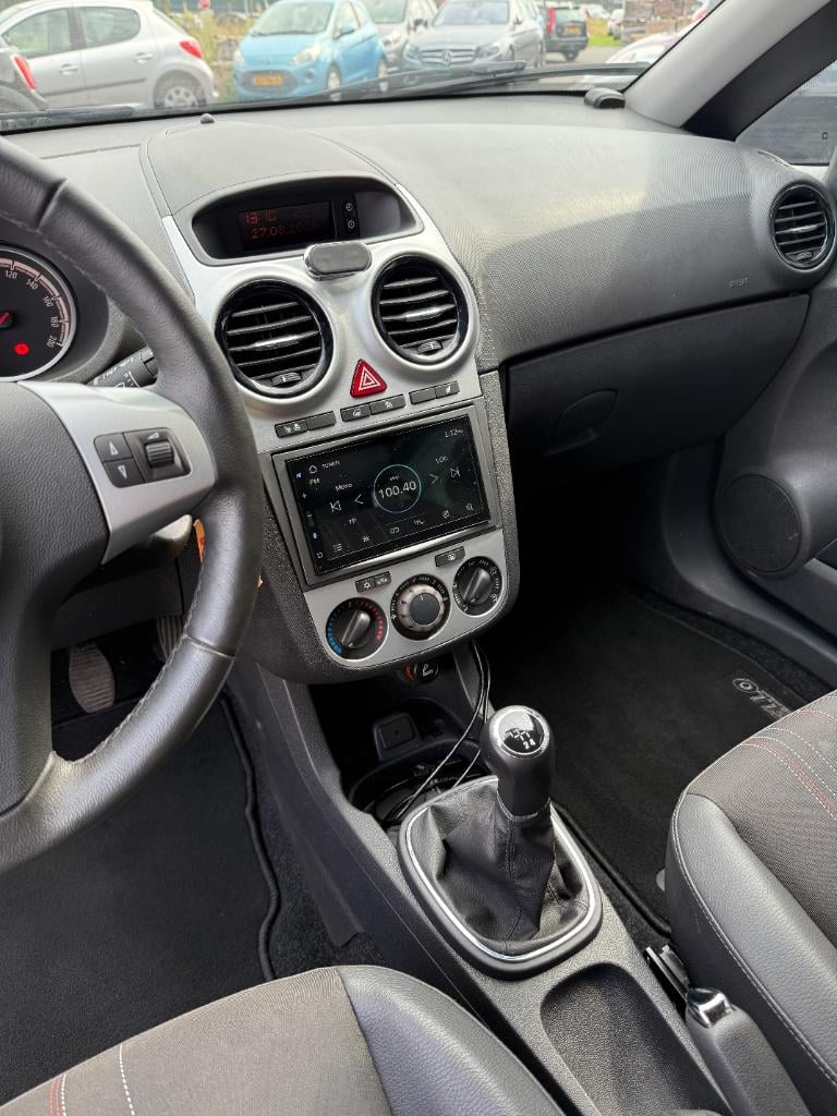 Opel Corsa 1.2 ecoflex selection - airco - stoelverwarming