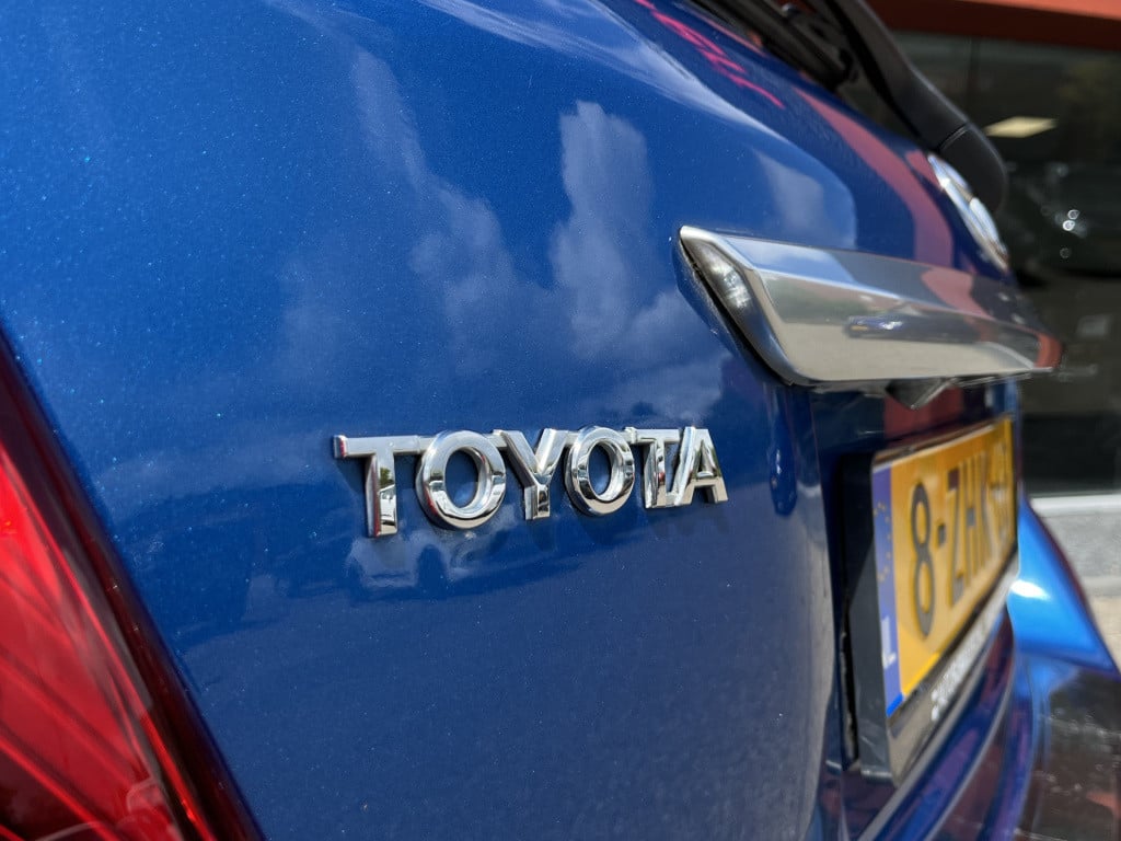 Toyota Yaris 1.5 hybrid dynamic | navi | camera |
