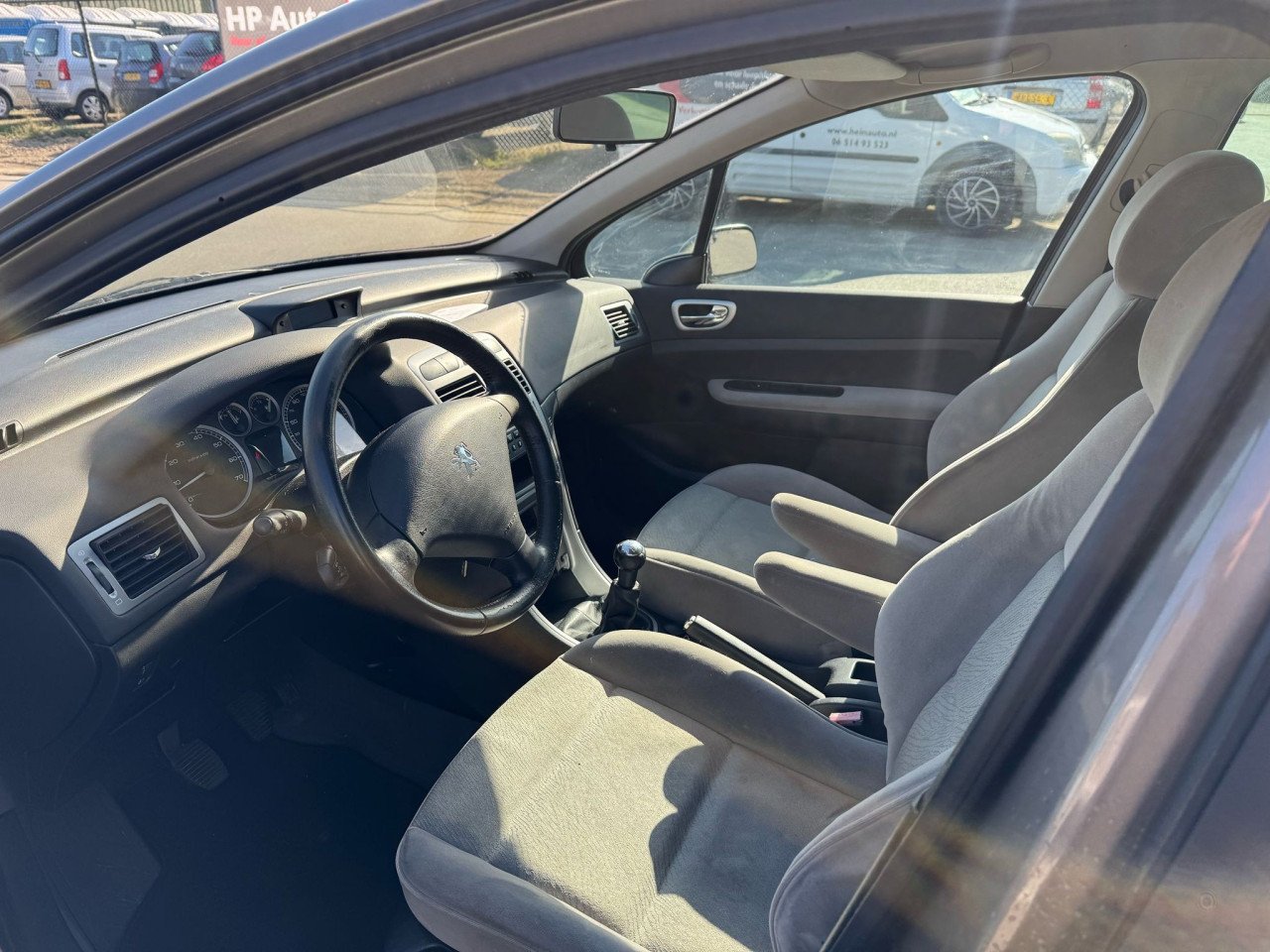 Peugeot 307 bj 2003 1400 euro
