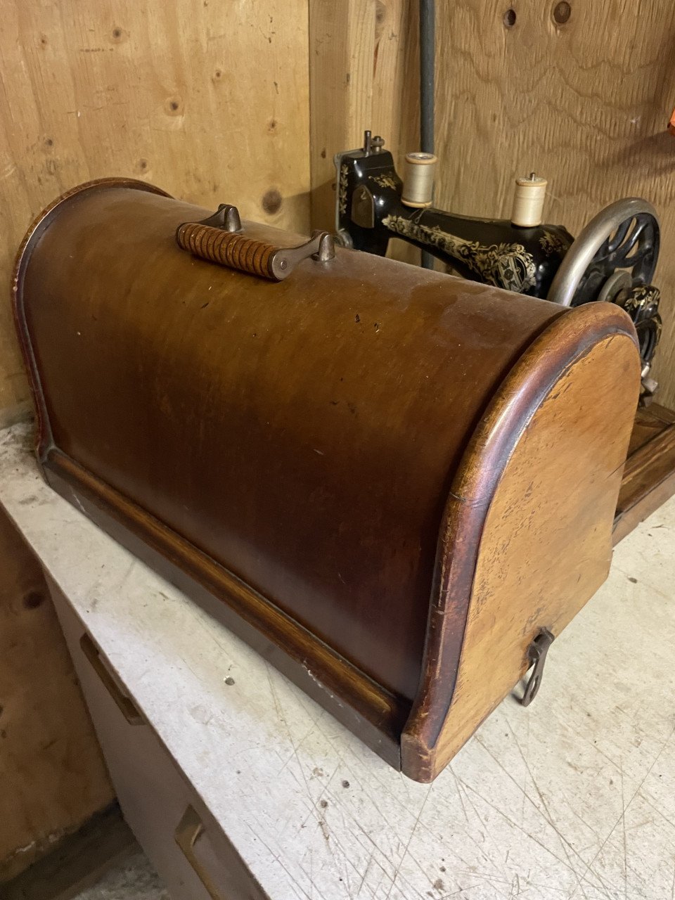 Vintage Singer naaimachine met kap