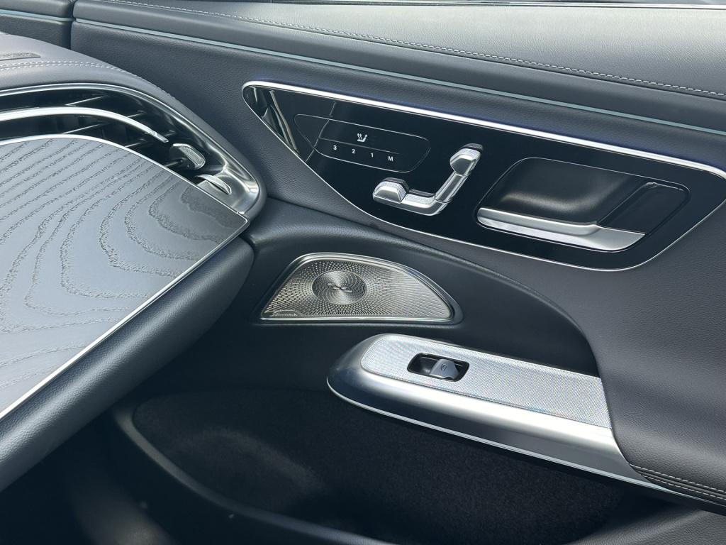 Mercedes-Benz E-Klasse 300 e amg line l panoramadak l 360 camera l head-up 