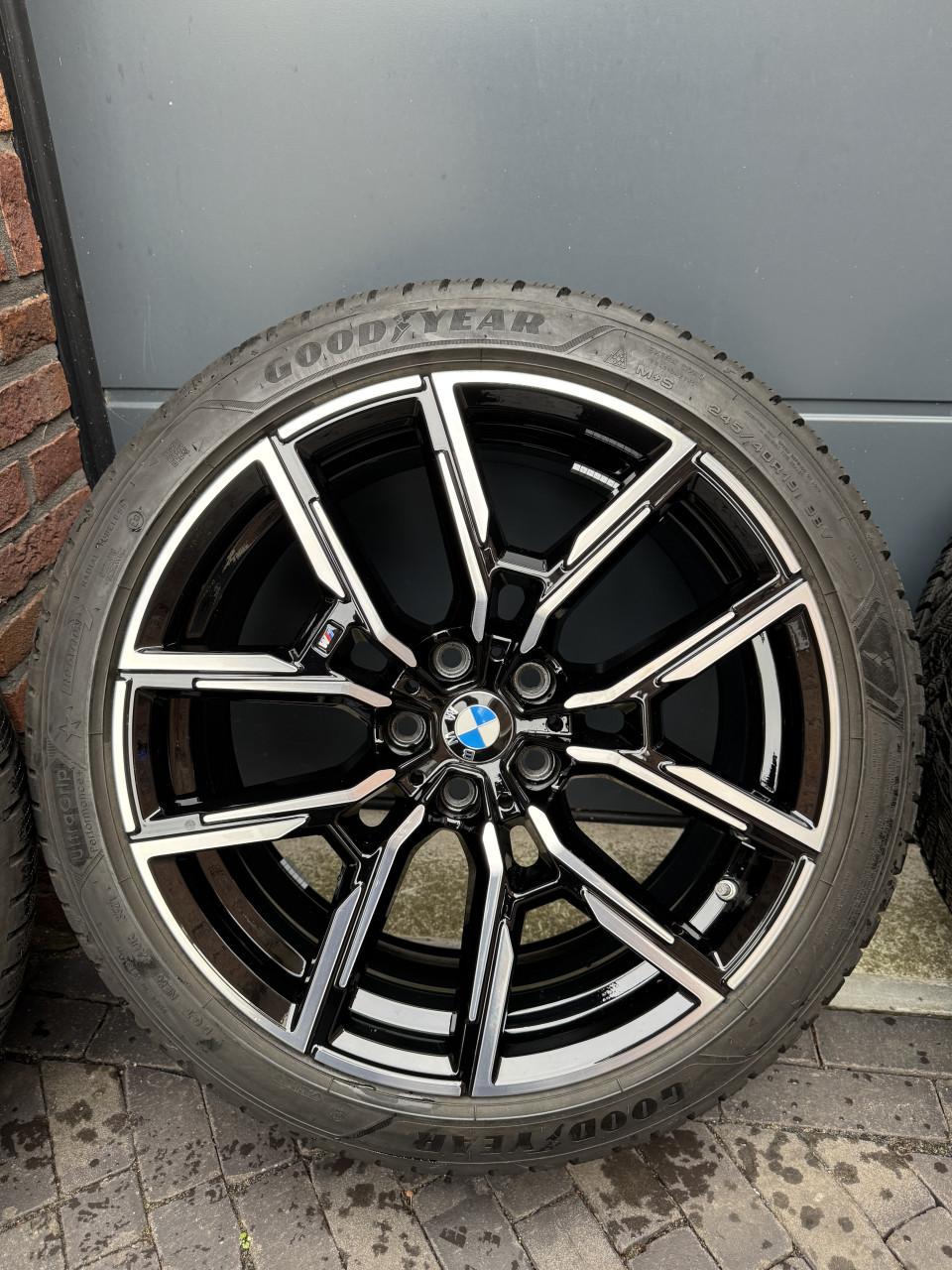 BMW i4 Winterbanden M748 Style Breedset
