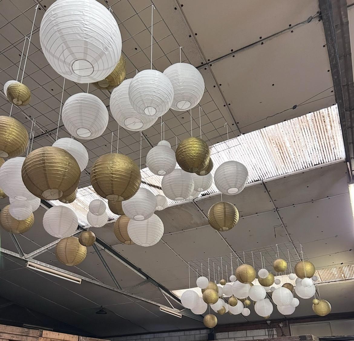 Papieren Lampionnen – Wit & goud