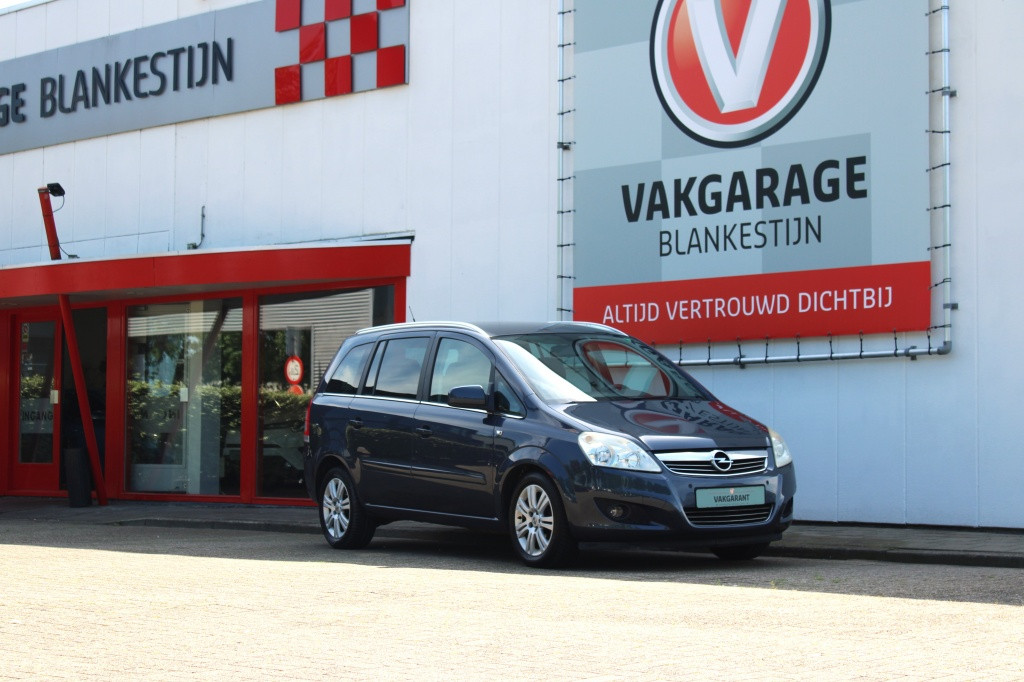 Opel Zafira met 1 jaar apk 1.8 cosmo