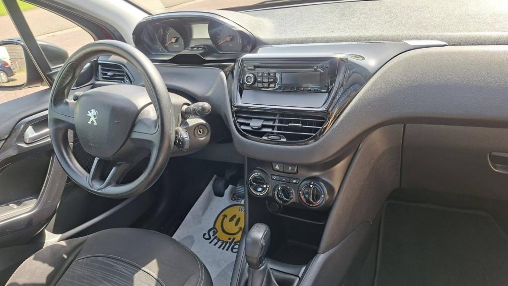 Peugeot 208 1.2 VTI Access 5 deurs bj:2012 airco apk 2027 i.z.g.st