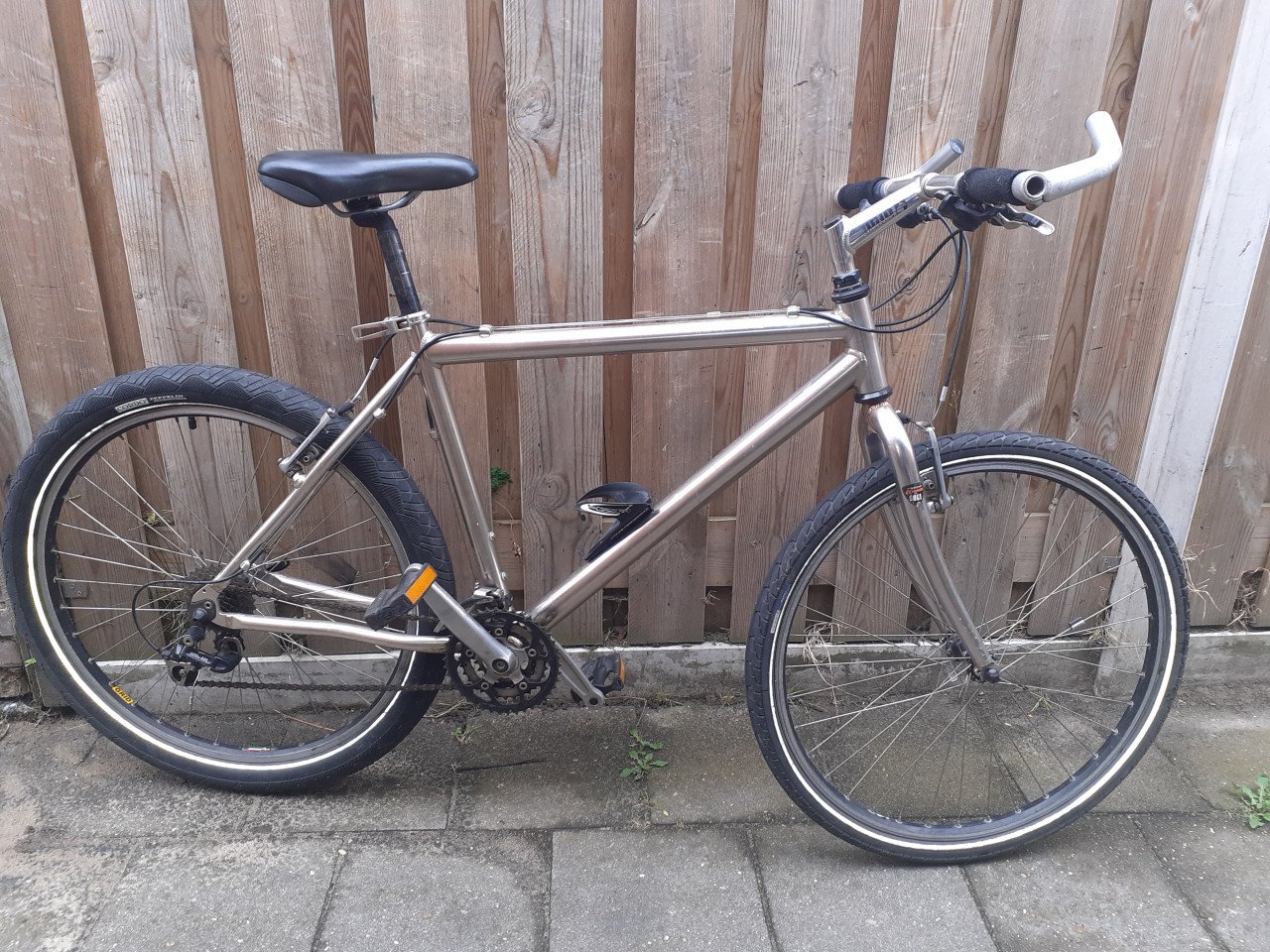 2 x Mountainbikes * UNO *........&......XTINGI  * 29 inch *
