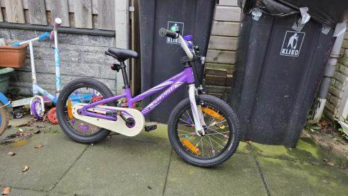 Te koop Specialized 16 inch kinderfiets