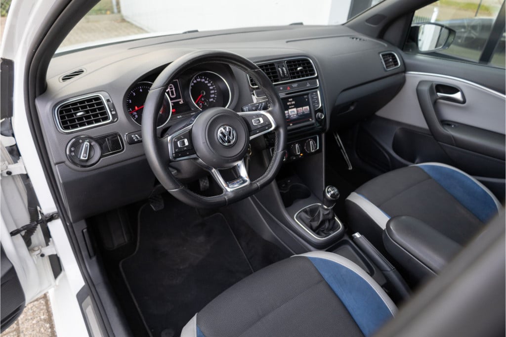 Volkswagen Polo 1.4 tsi bluegt 15pk pano nav 17inch