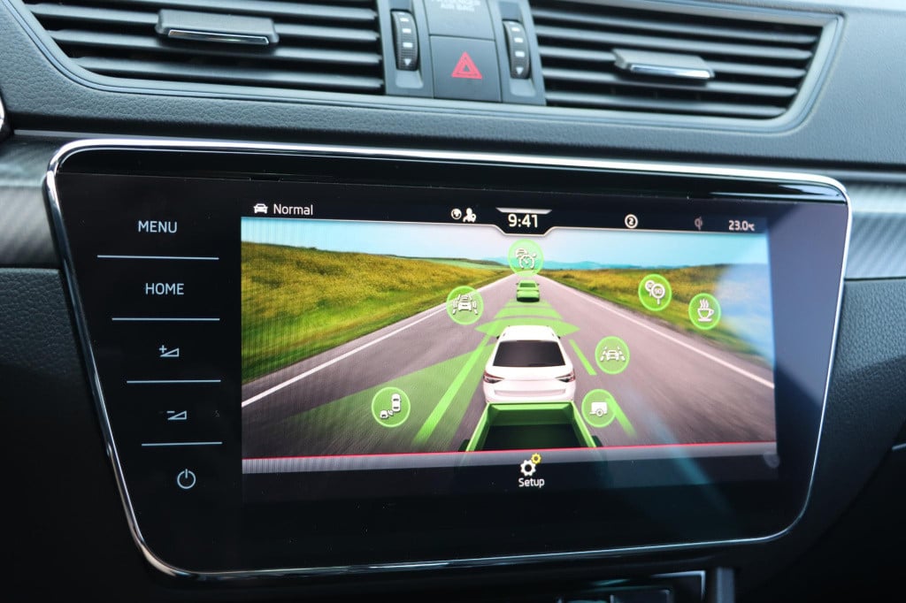 Skoda Superb combi 1.4 tsi iv sportline business 218pk dsg6