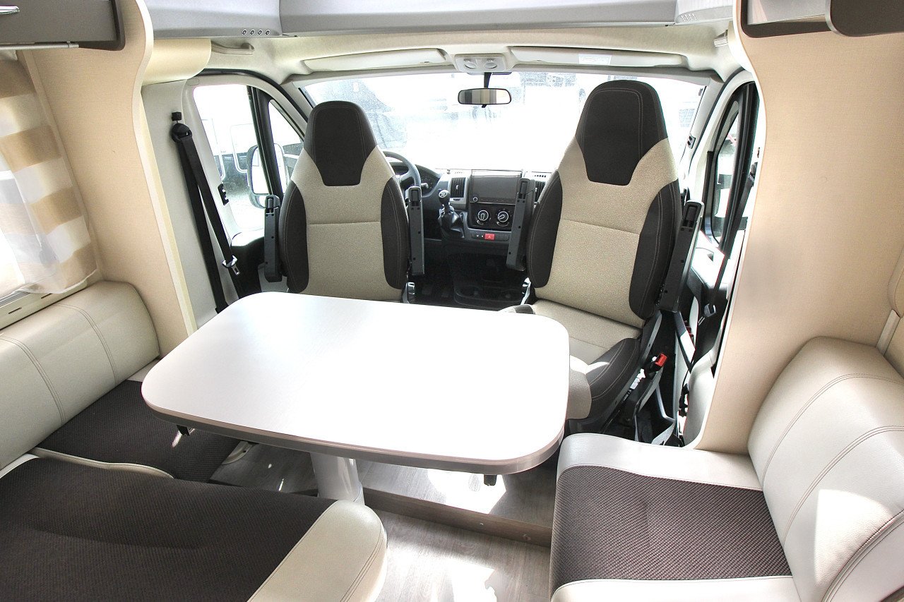 Challenger Genesis 288EB(Queensbed + Hefbed)