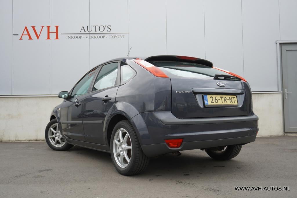 Ford Focus 1.6-16v trend automaat