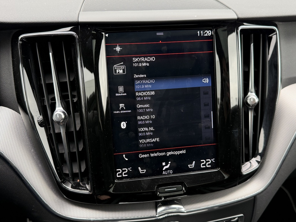 Volvo XC60 t8 390pk recharge r-design| panodak| adap.cruise| 360camera| led
