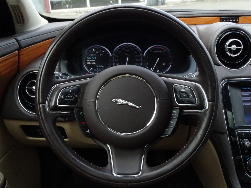 Jaguar Xj 3.0 v6d luxury | dubbel pano | 19"