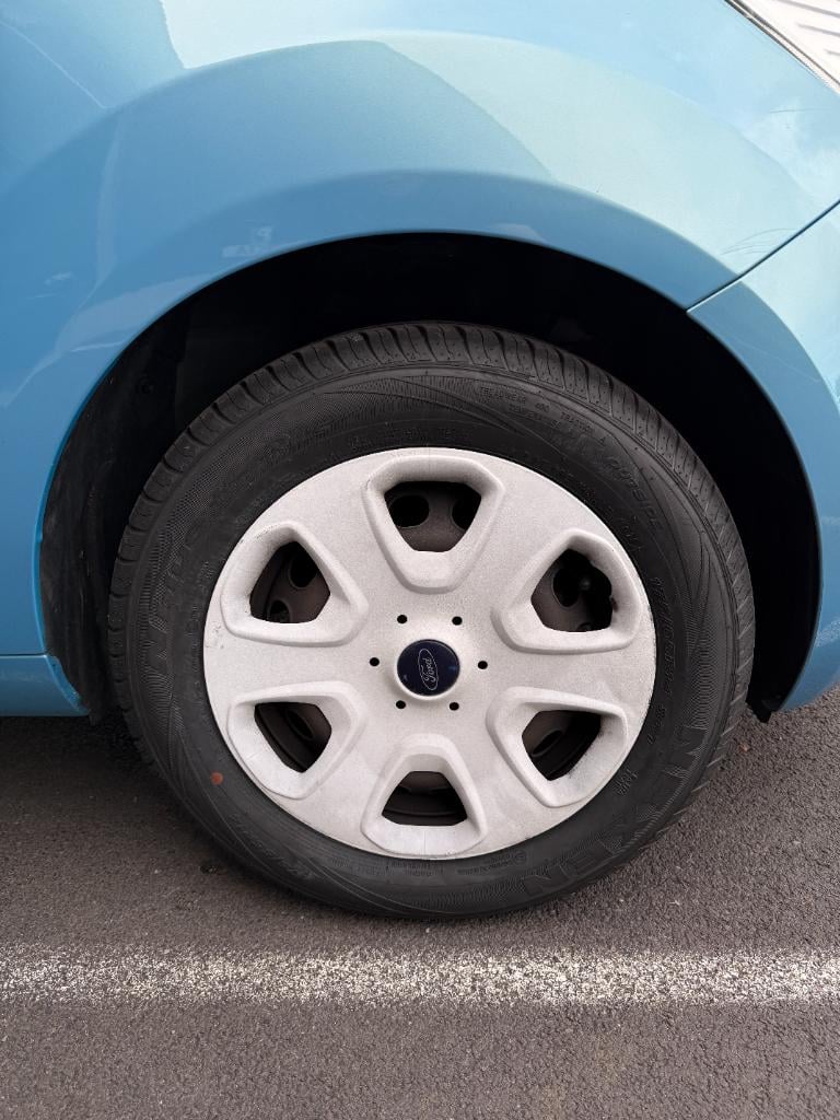 Ford KA 1.2 cool & sound start/stop - airco - nieuwe distr