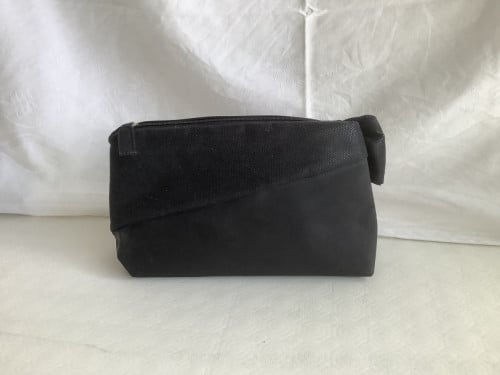 Zwart make-up tasje