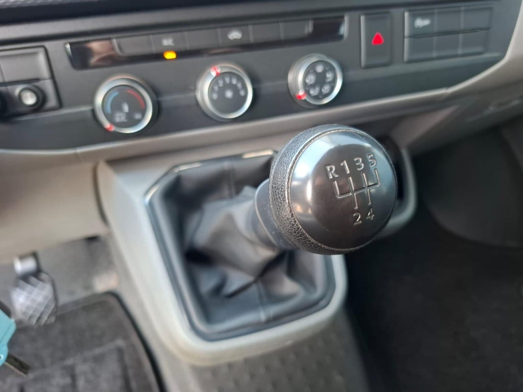 Volkswagen Transporter 2.0 tdi l2h1 30 dc verlaagd / spoilers in kleur / ai