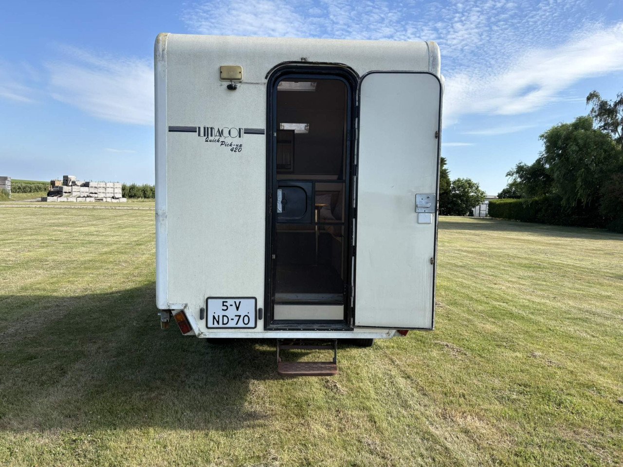 Nissan Navara met opzetcamper