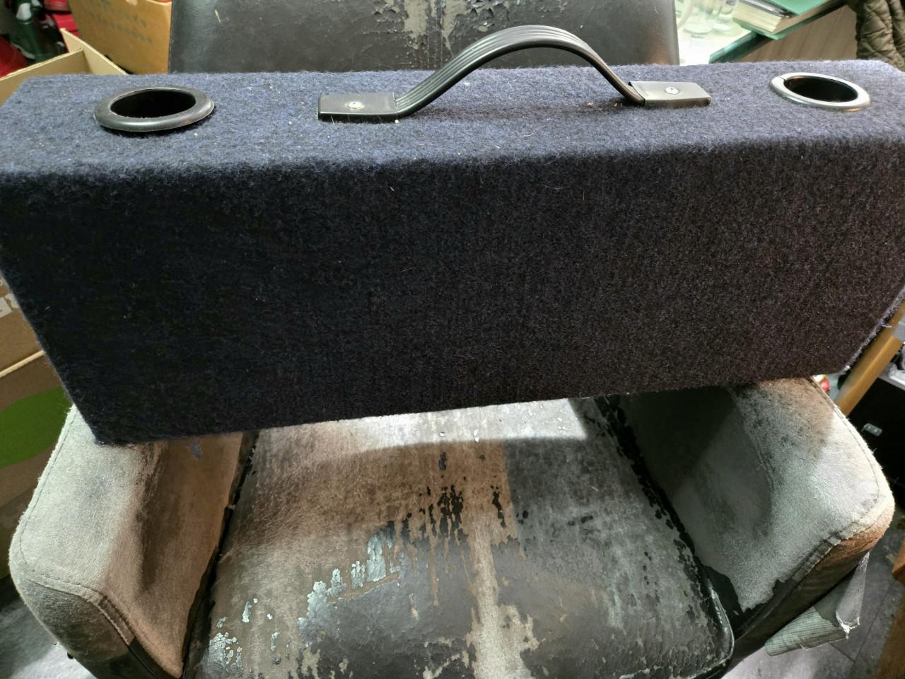 Robuuste speakerboombox met twee krachtige speakers en twee tweeters