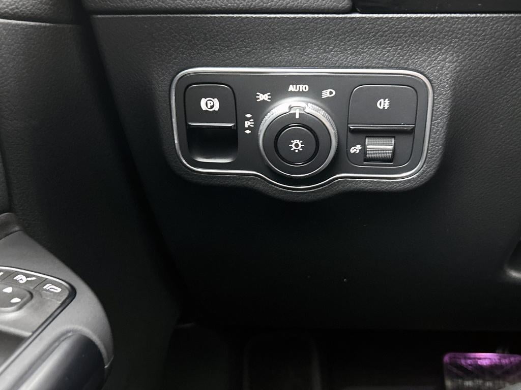 Mercedes-Benz Eqa 250+ business solution luxury 71 kwh | trekhaak | winterp