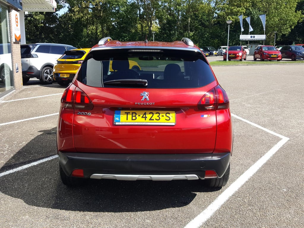Peugeot 2008 1.2 pt 110pk allure eat6 automaat navigatie | achteruitrijcame