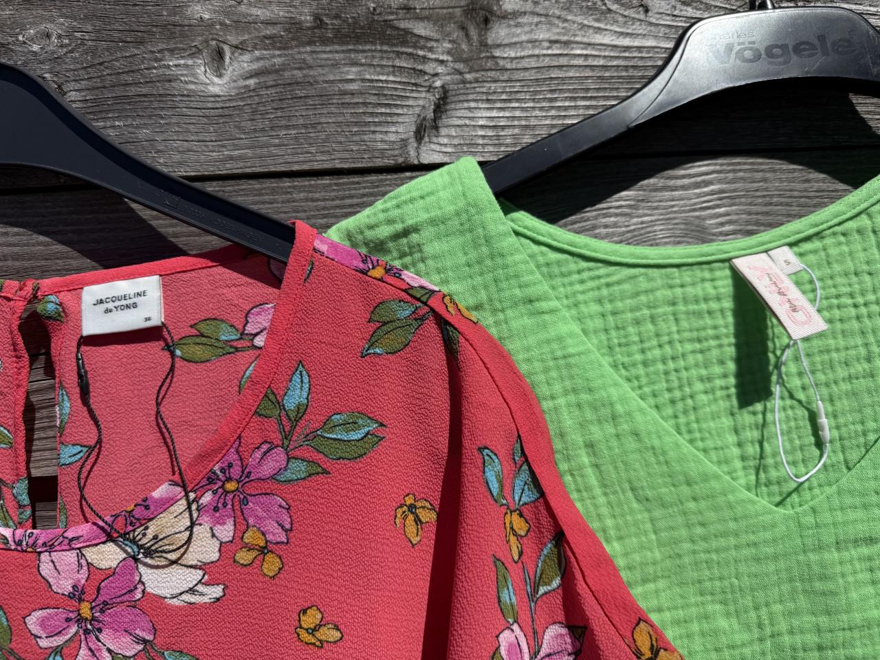 Pakket Only Jacq Y 6 Splinternieuw Tops/Shirts. Mt XS-S. 34-36 Kan ook 38.