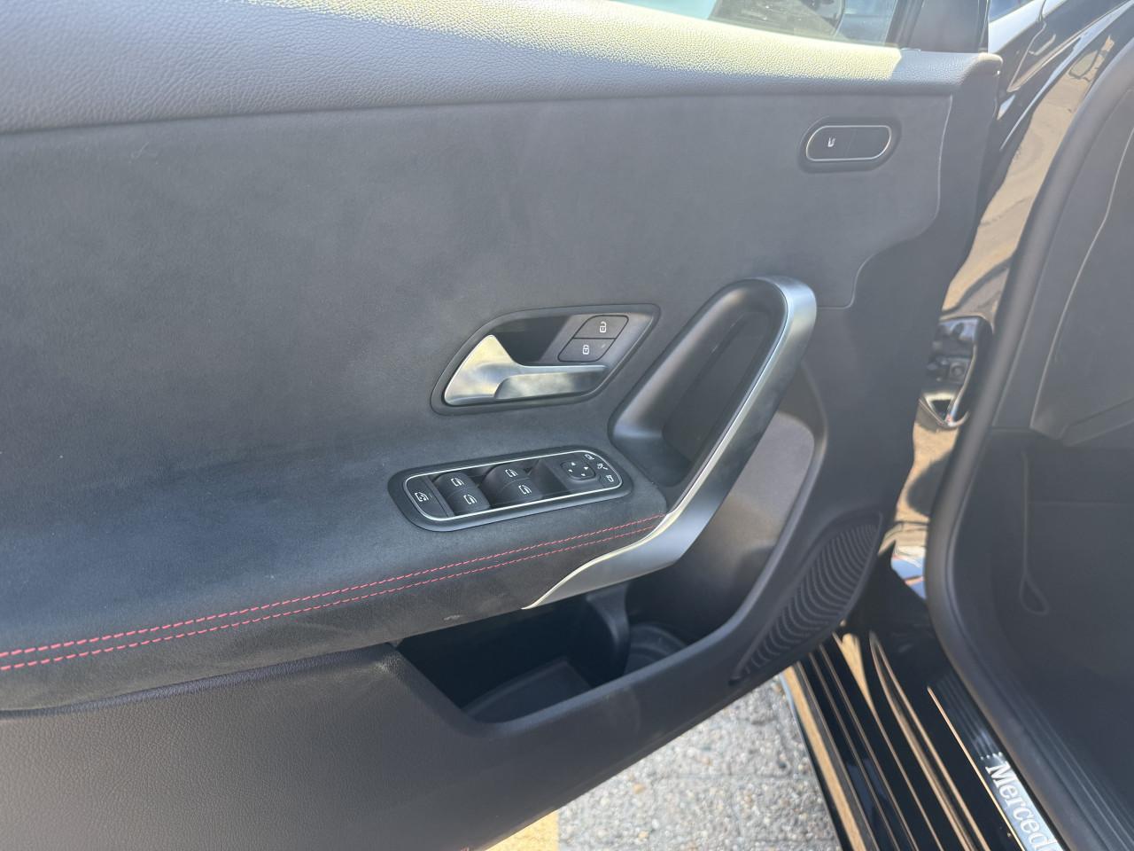 2022 Mercedes-Benz A-klasse - 180 d AMG | Widescreen | Camera | Sfeer