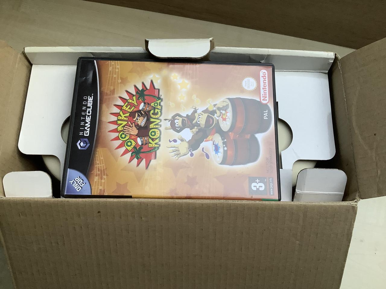 Nintendo GameCube spel Donkey Konga met Bongo’s in doos.