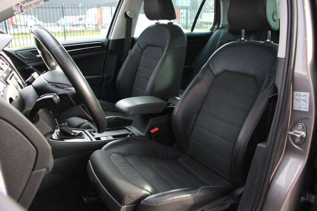 Volkswagen Golf 1.4 tsi highline | navi | automaat | massage stoelen |