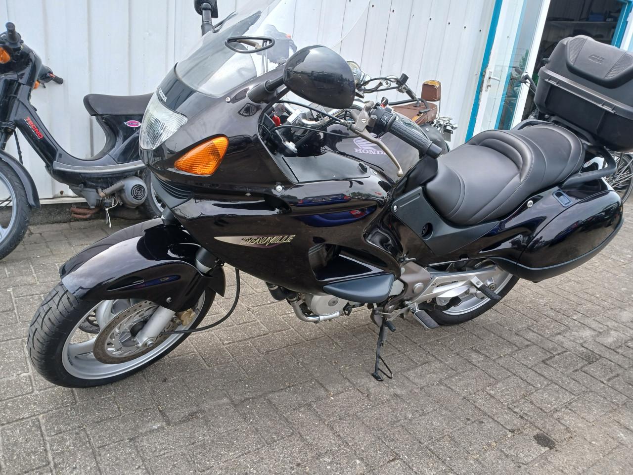 Honda Deauville