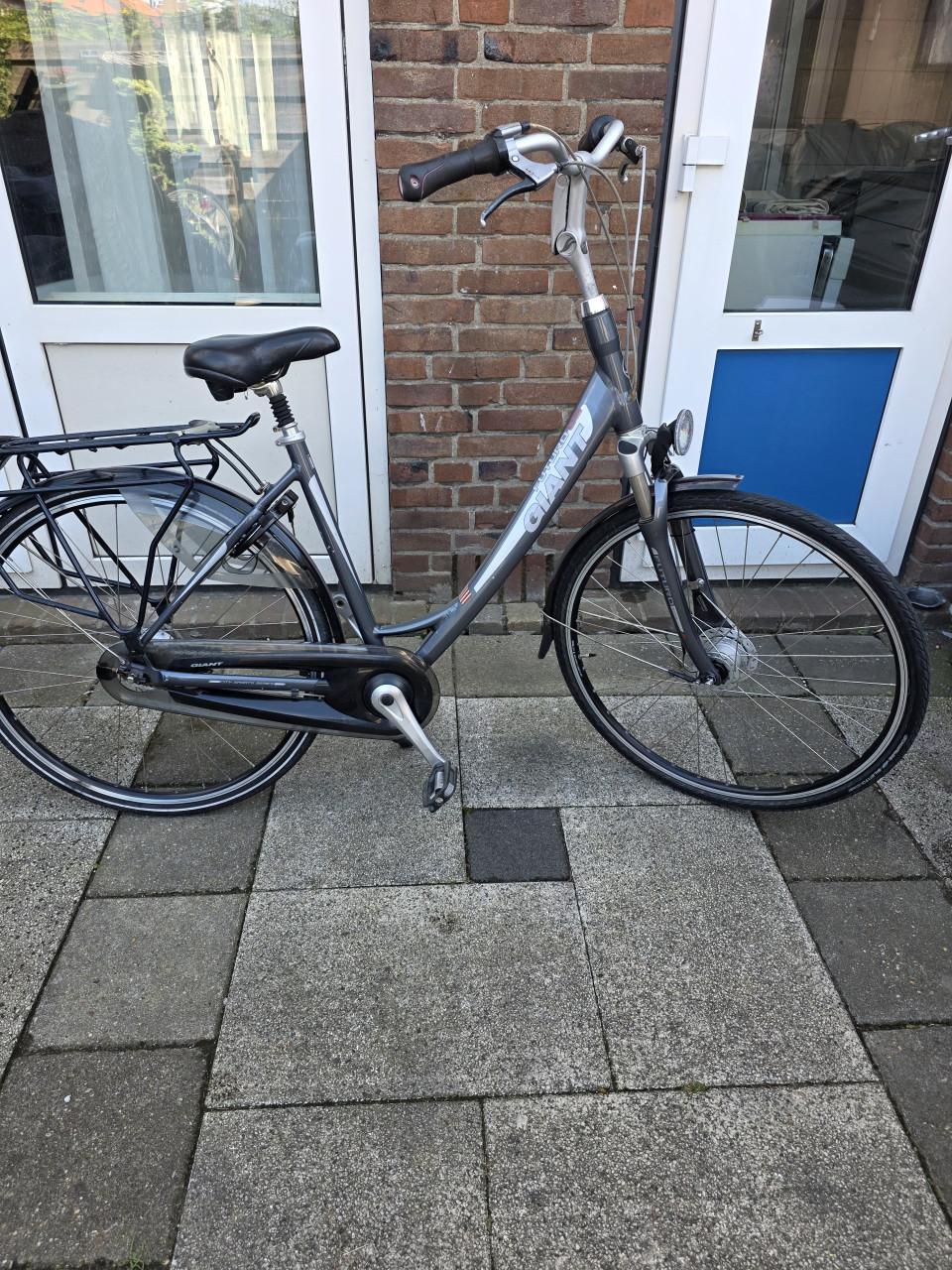 Dames fiets 28 inch-met 7 versnellingen-Fr.maat 51cm-Nieuw slot