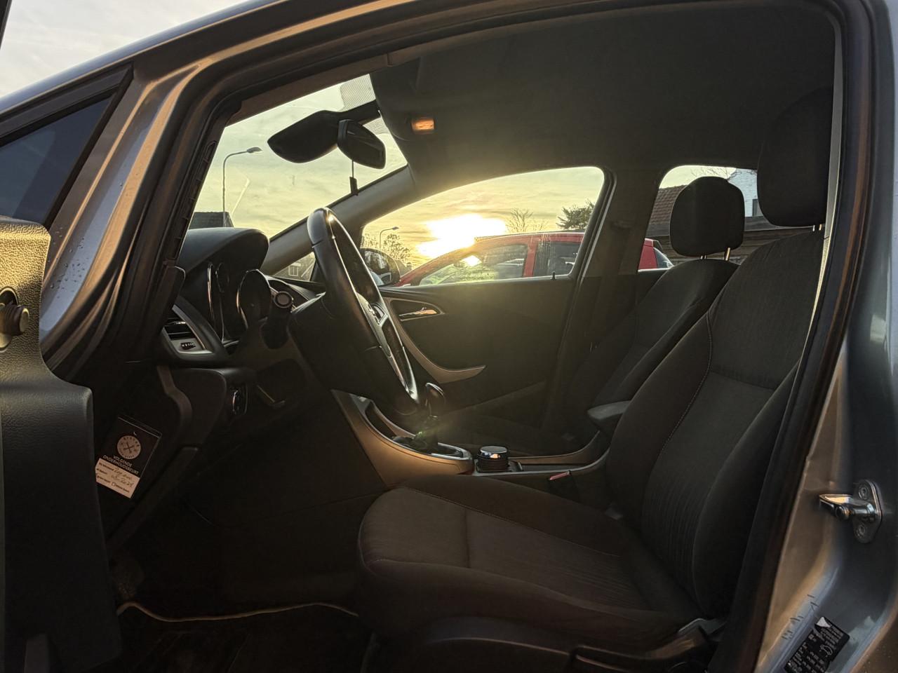 Opel Astra 1.6 Edition Airco PDC NAVIGATIE CCT Nap Logisch Org Nl