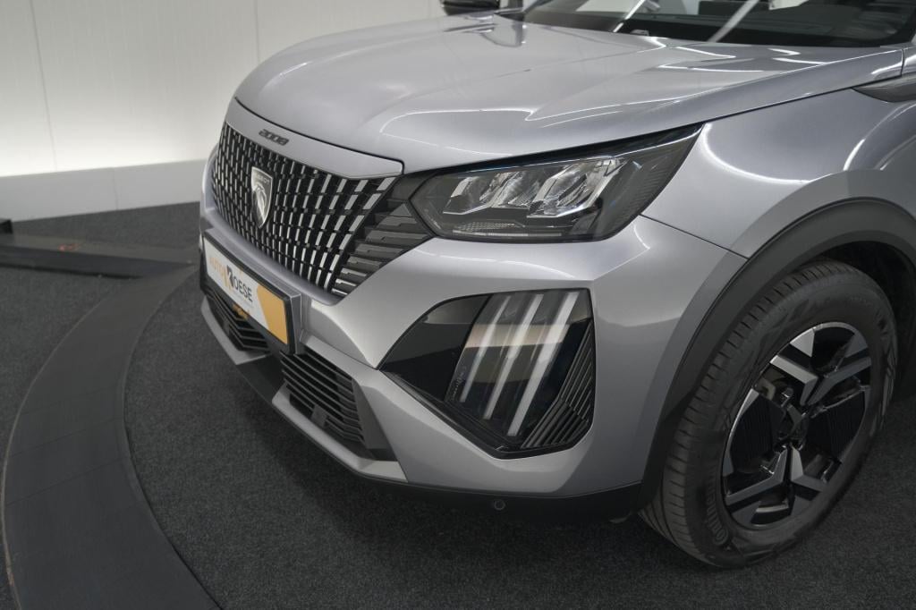 Peugeot 2008 puretech 100 allure | camera | navigatie | parkeersensoren | a