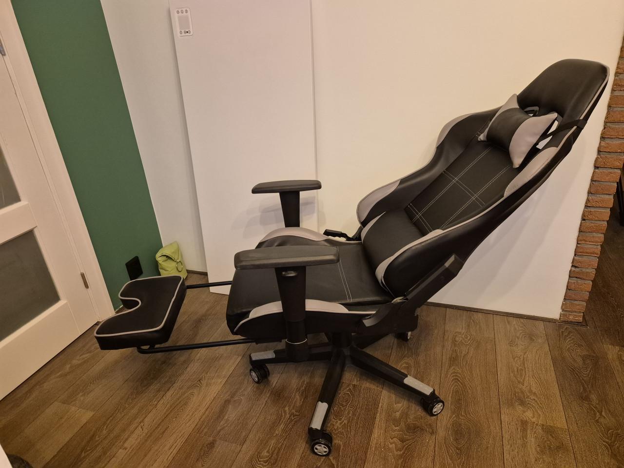 Te koop gamestoel weinig gebruikt