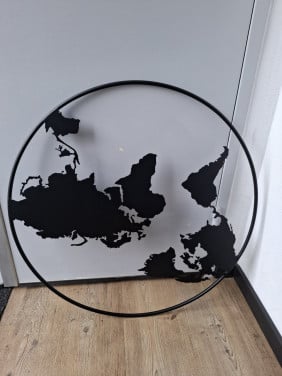 Metalen wereldkaart