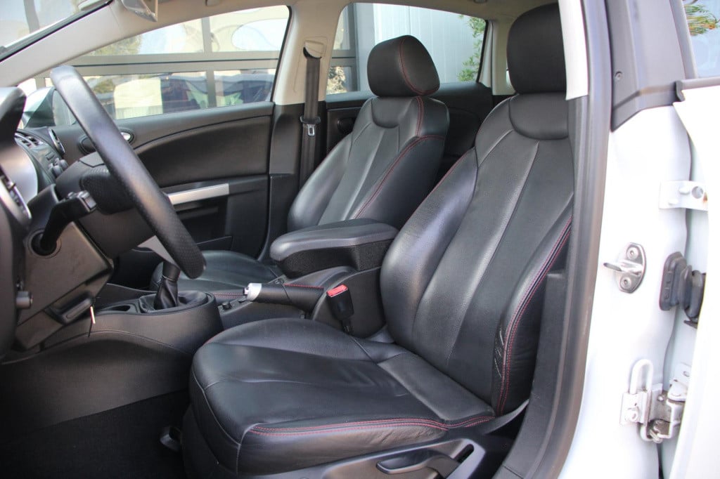 Seat Leon 1.2 tsi copa - leder - schuifkantel - trekhaak - xenon - pdc - na