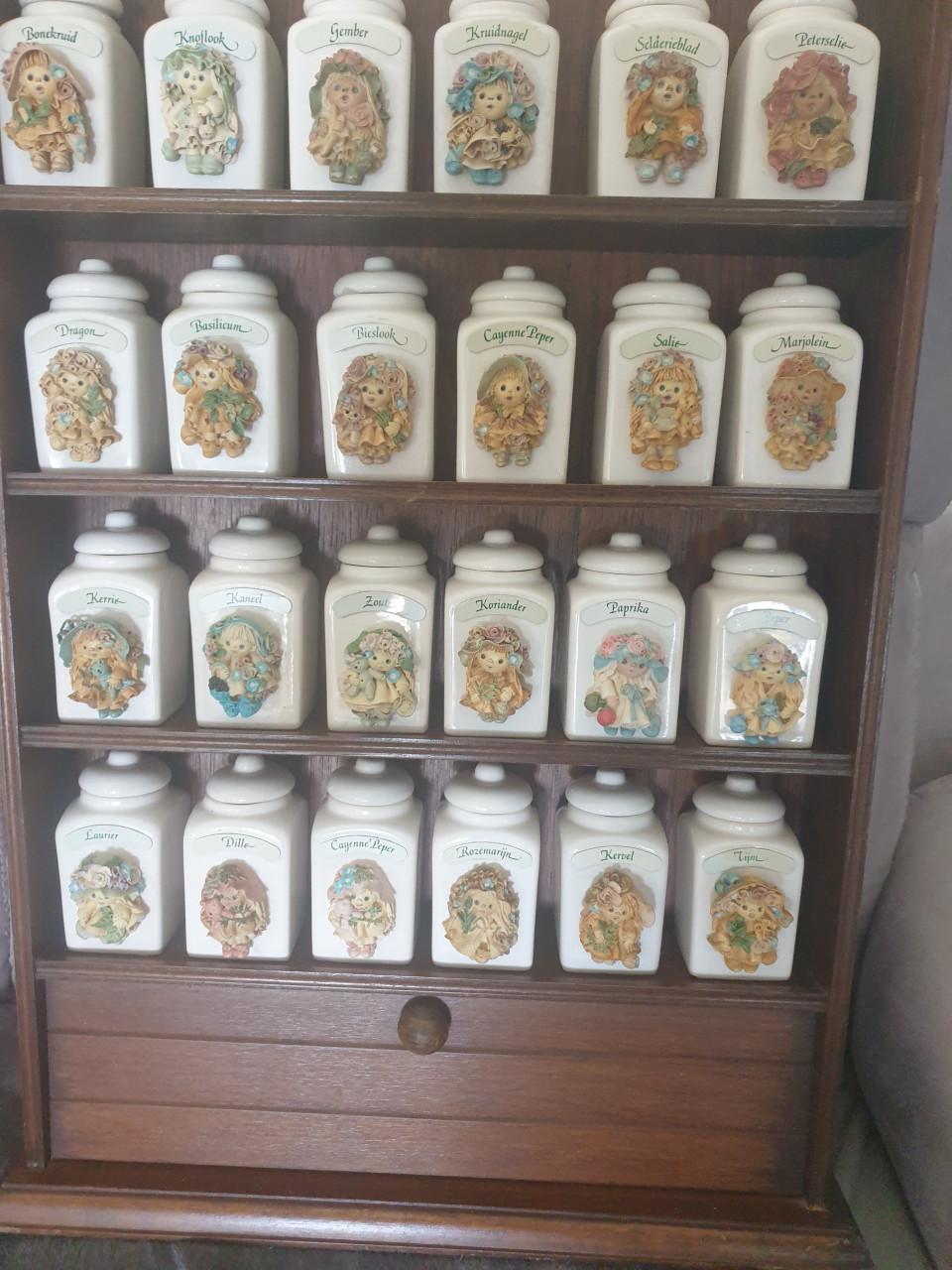 Te koop goldina kruiden potjes