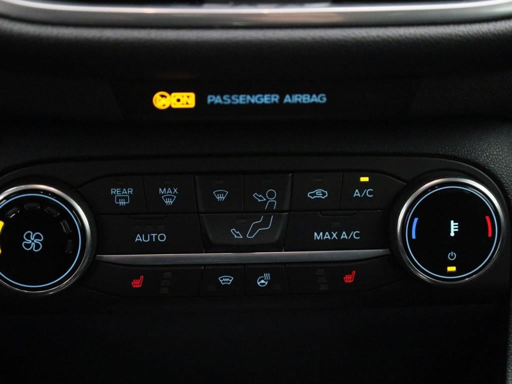 Ford Fiesta 1.0 ecoboost titanium x | lmv | parkeer sensoren | led | naviga