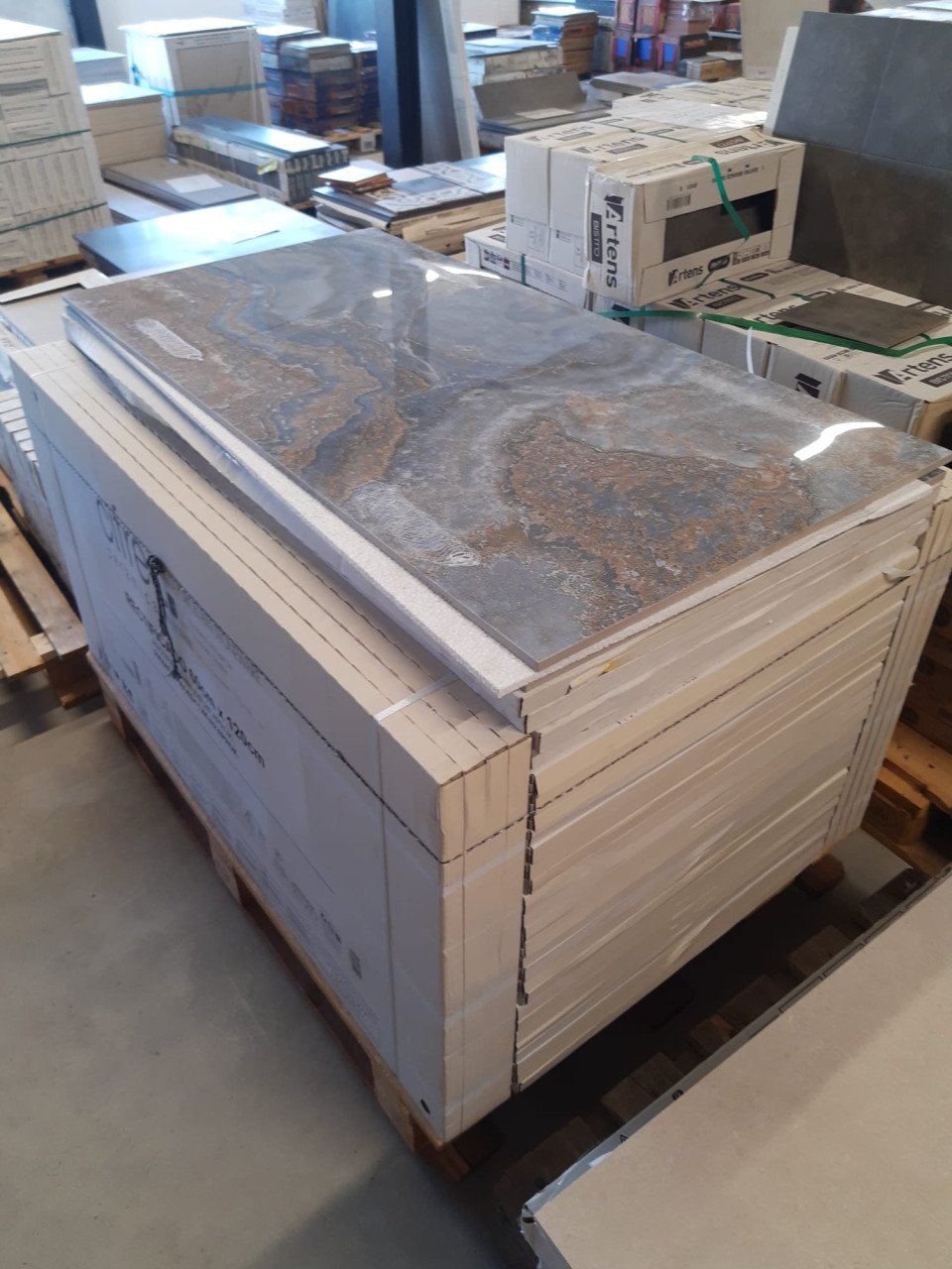 3030-336 Marmerlook tegels blauw/beige, 60x120 cm, van € 84,95/m² voor