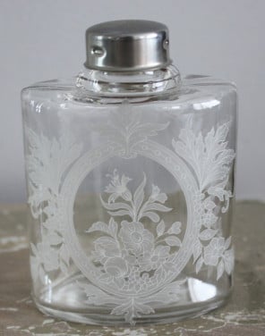 Flesje transparant met transparant witte bloemen print